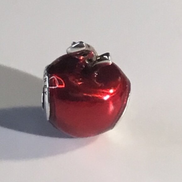Pandora Disney Snow White Red Apple Charm - Picture 1 of 7
